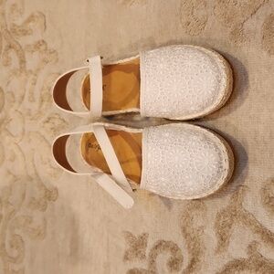 BRAND NEW white espadrilles size 12 Cat & Jack